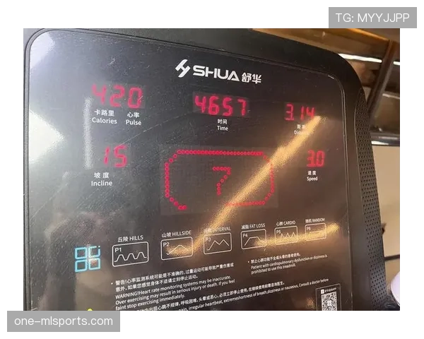 胡金秋这自律程度，连队友都看不下去了：凌晨四点健身房打卡？